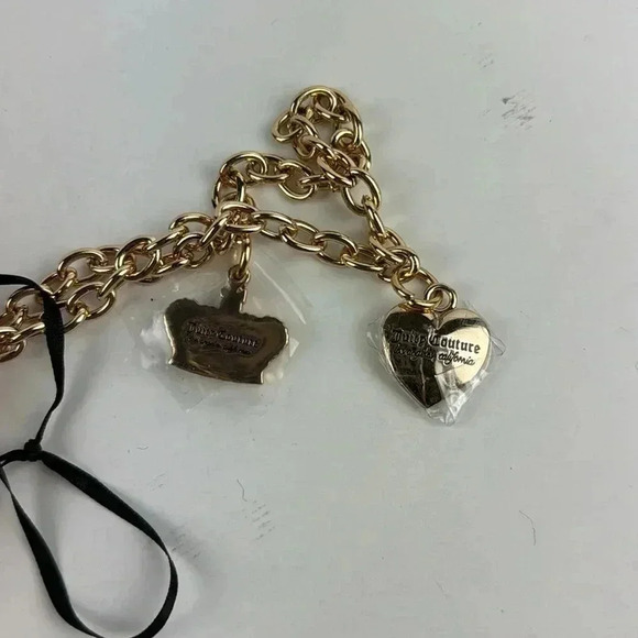 Juicy Couture Heart Shaped Red Zip Around Gold Chain  Wristlet Wallet Embossed - Picture 7 of 7